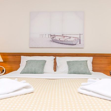 House Hotel Plava Laguna Tisno Ngoại thất bức ảnh