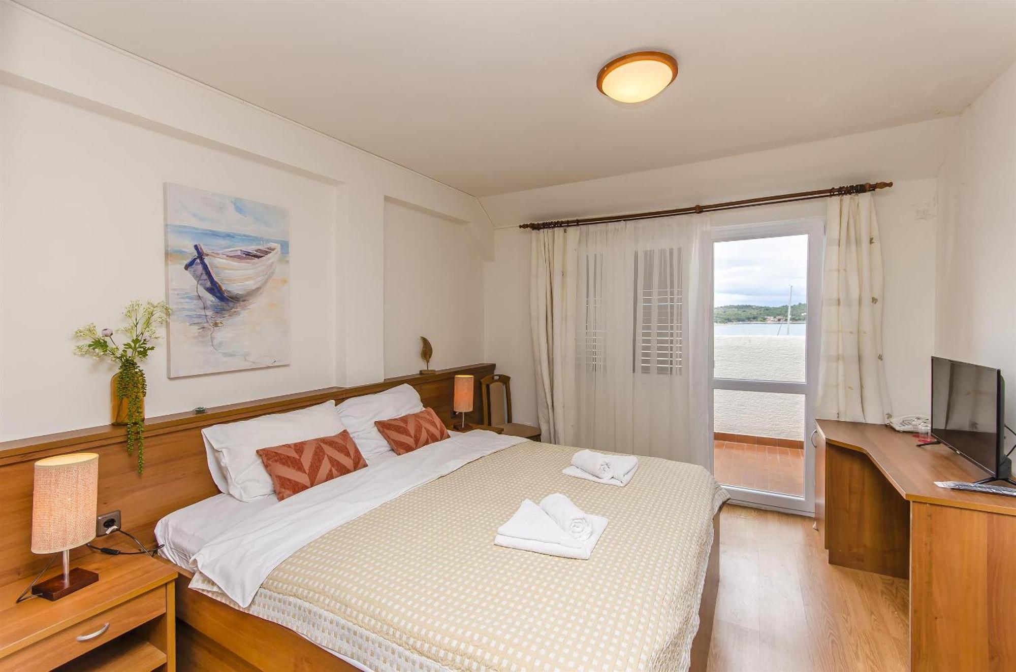 House Hotel Plava Laguna Tisno Ngoại thất bức ảnh