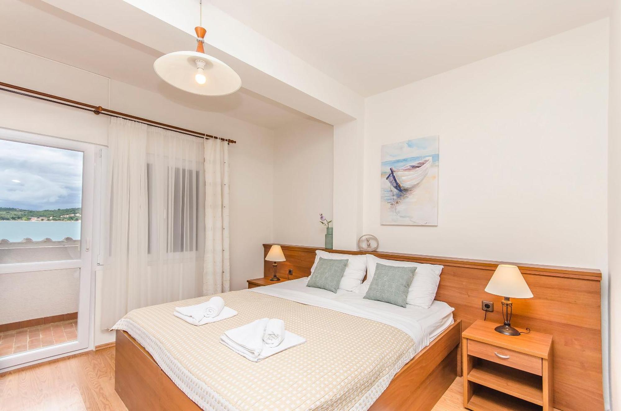 House Hotel Plava Laguna Tisno Ngoại thất bức ảnh