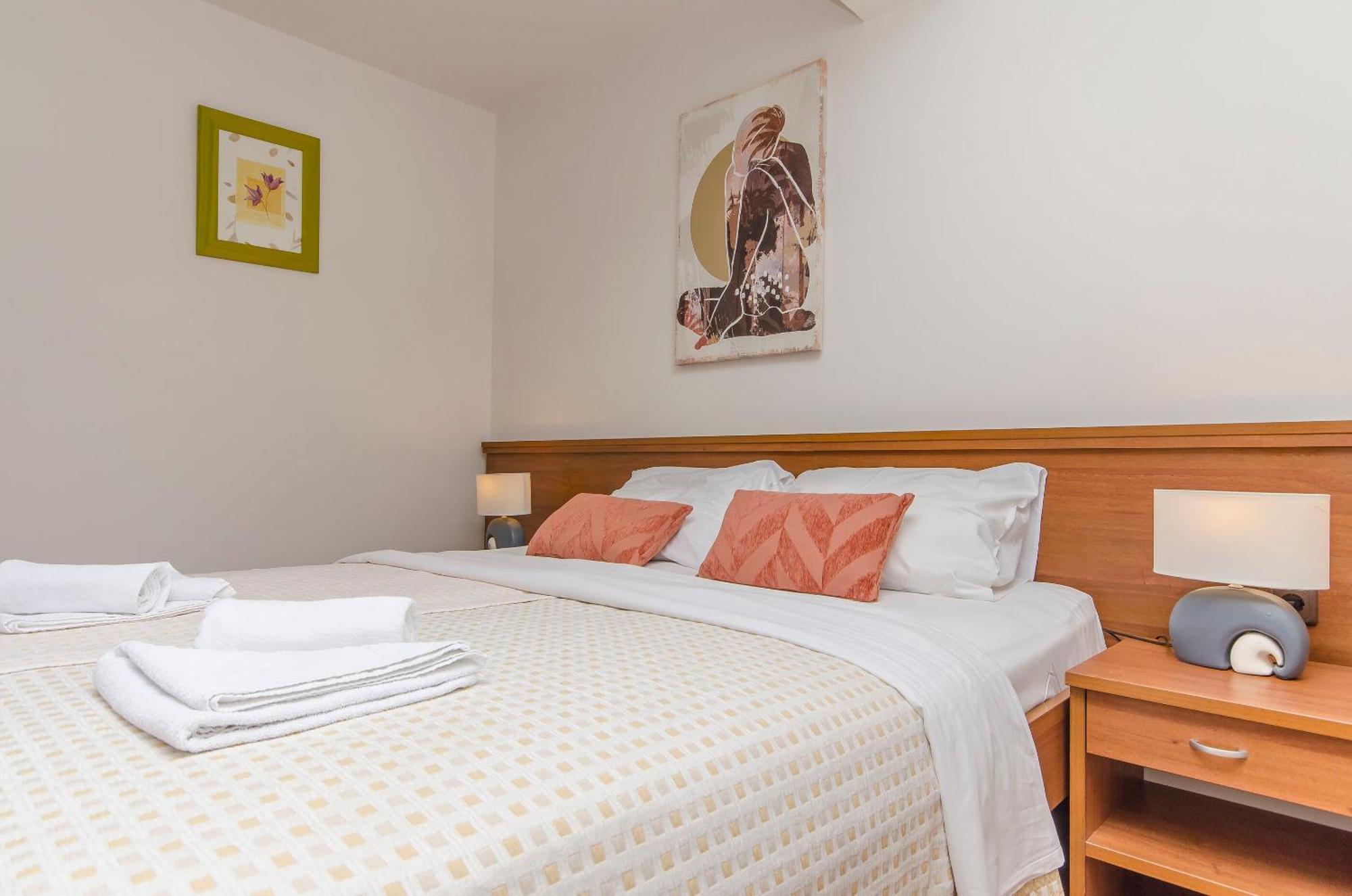 House Hotel Plava Laguna Tisno Ngoại thất bức ảnh