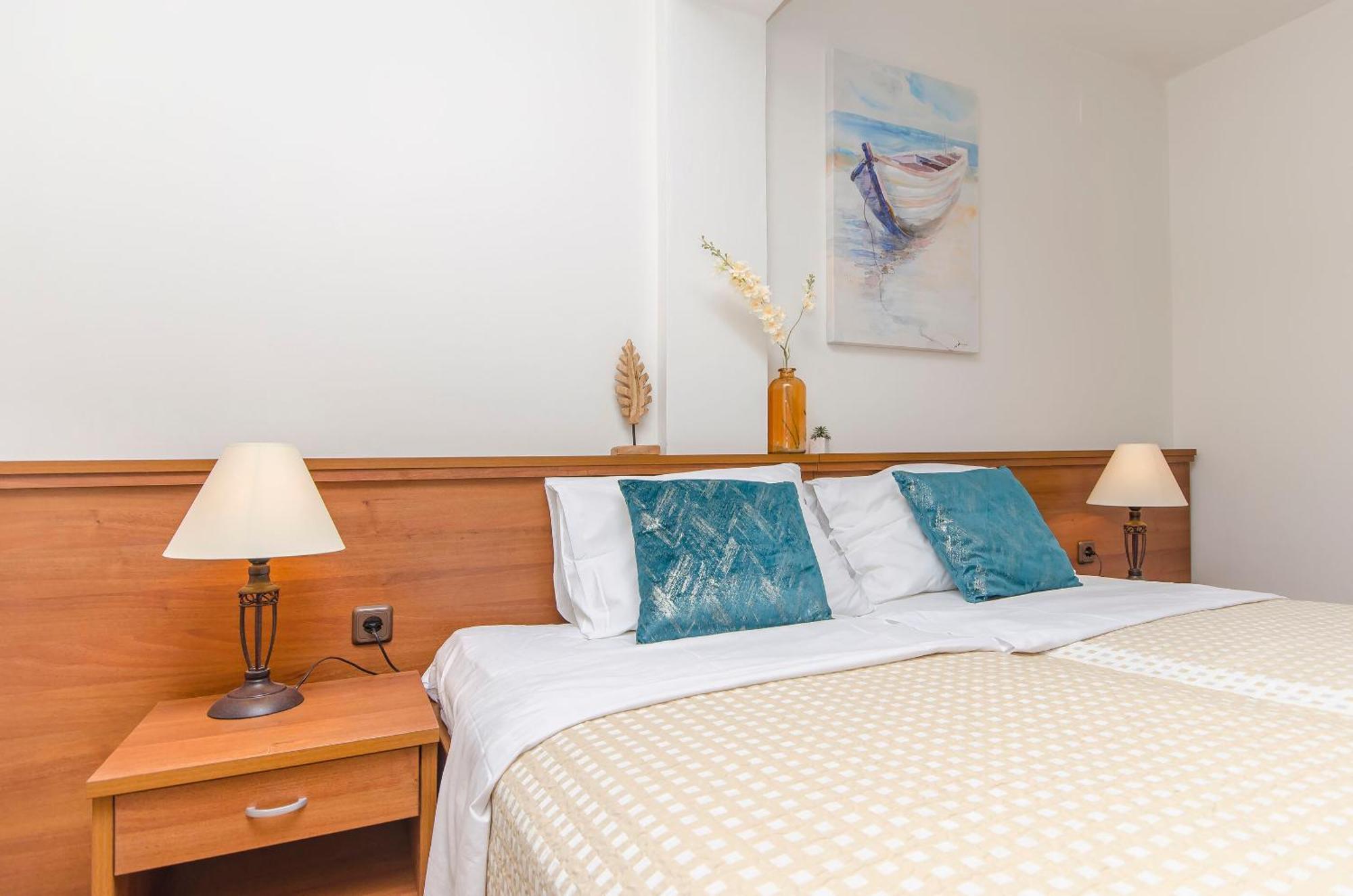 House Hotel Plava Laguna Tisno Ngoại thất bức ảnh