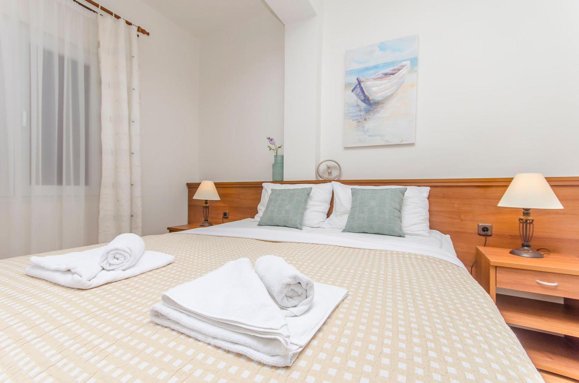 House Hotel Plava Laguna Tisno Ngoại thất bức ảnh