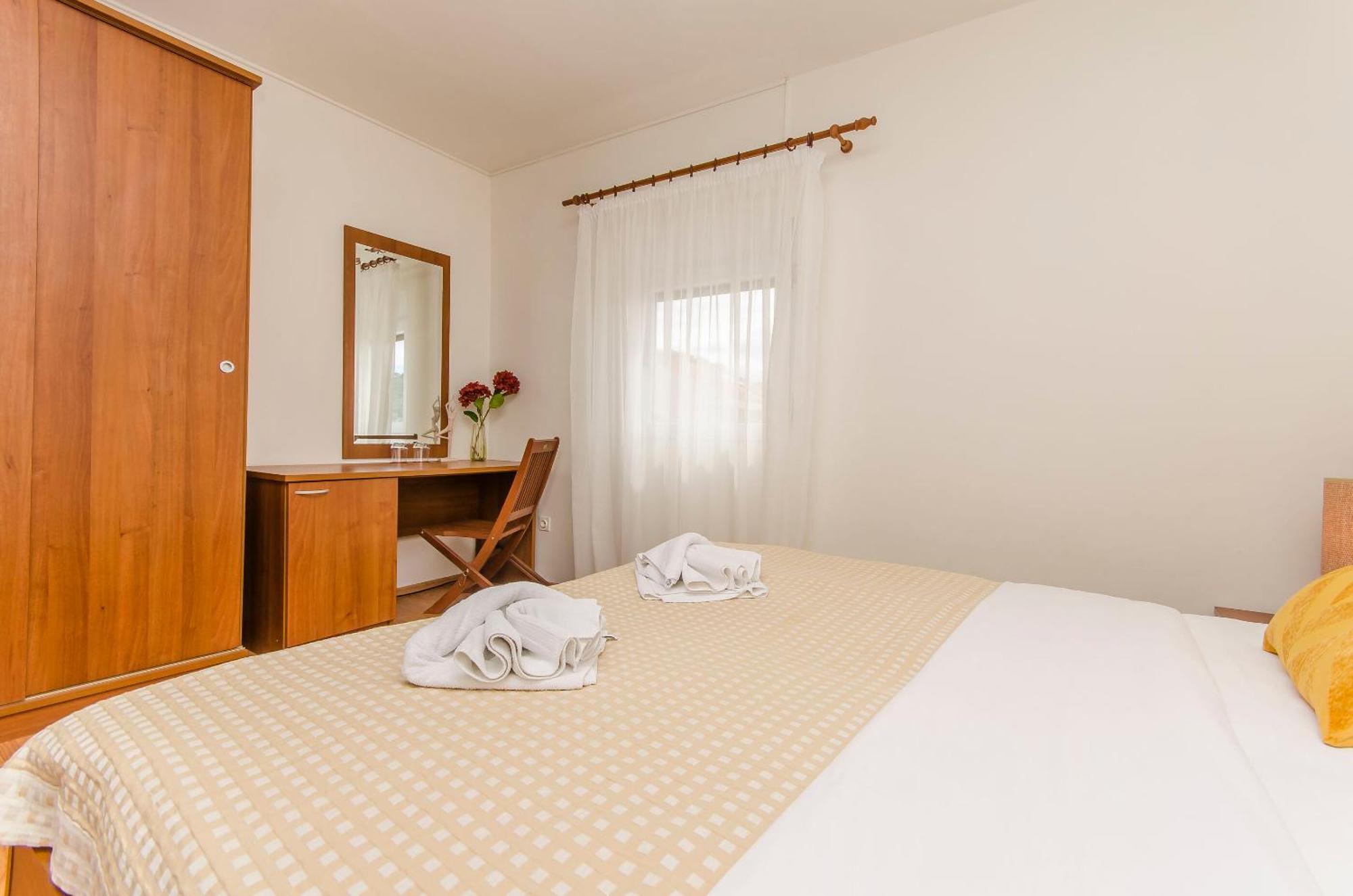 House Hotel Plava Laguna Tisno Ngoại thất bức ảnh