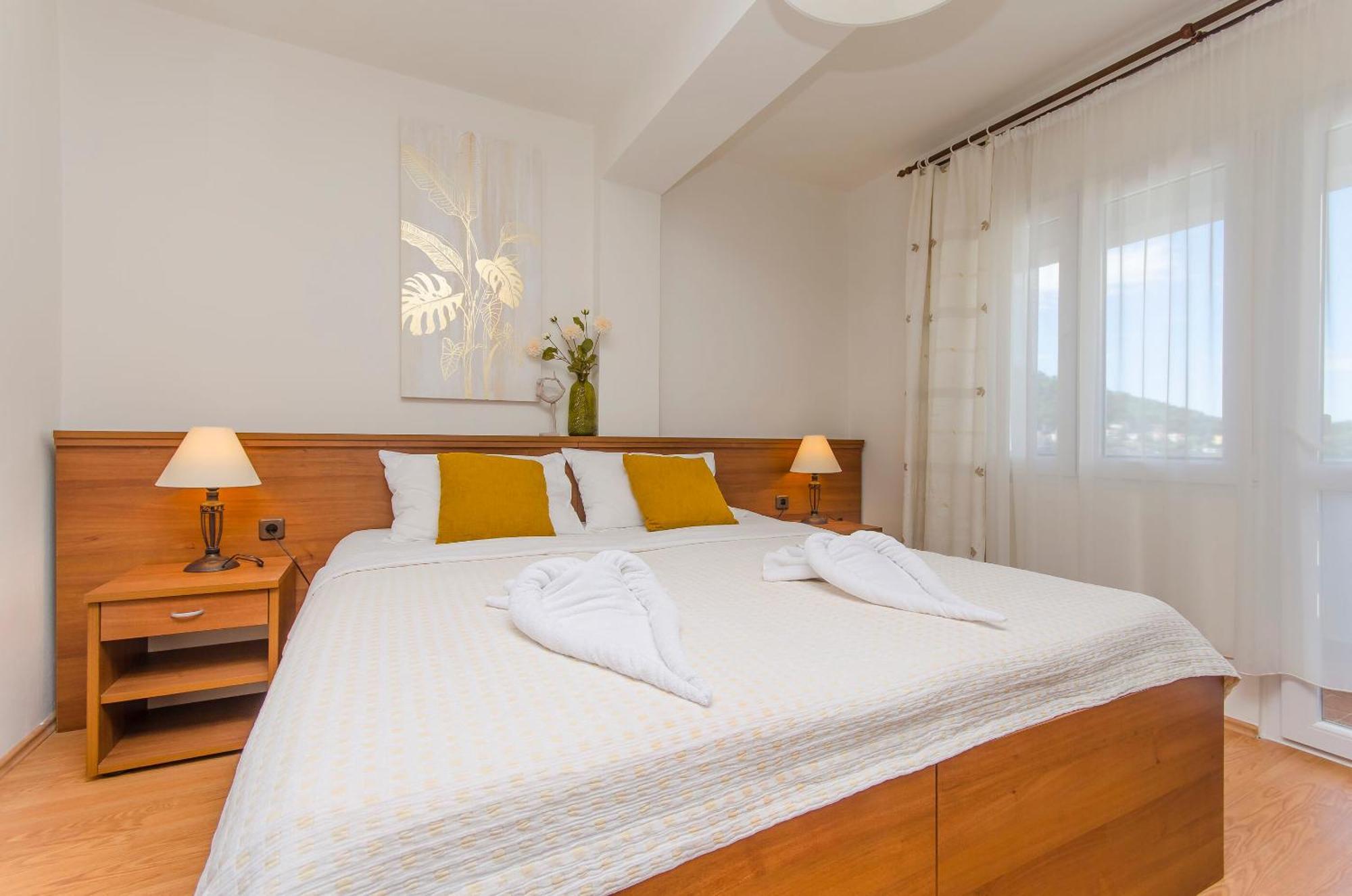 House Hotel Plava Laguna Tisno Ngoại thất bức ảnh