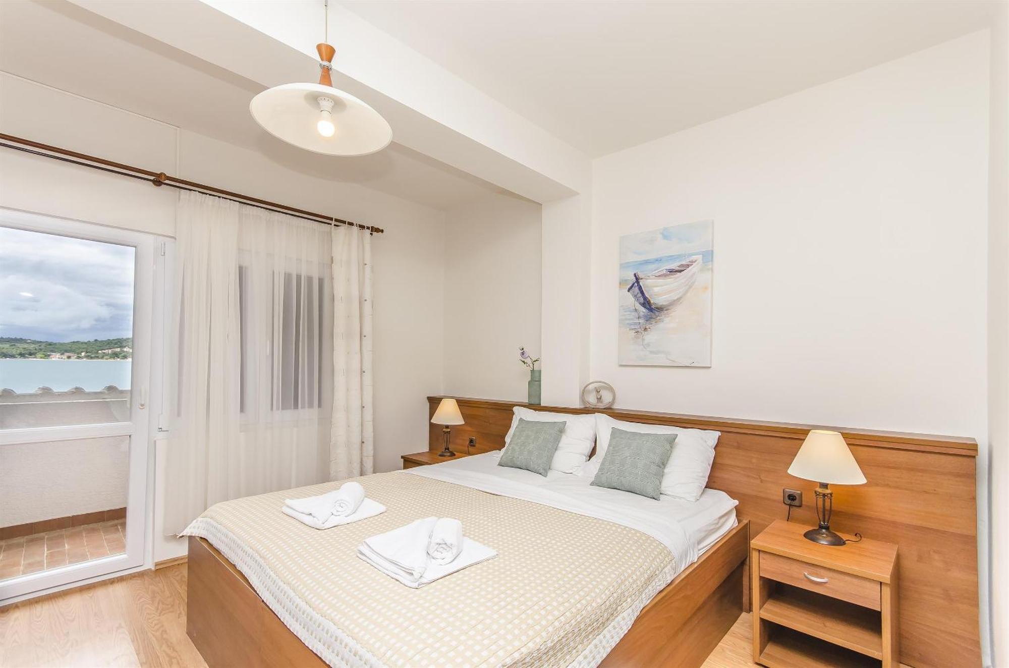 House Hotel Plava Laguna Tisno Ngoại thất bức ảnh