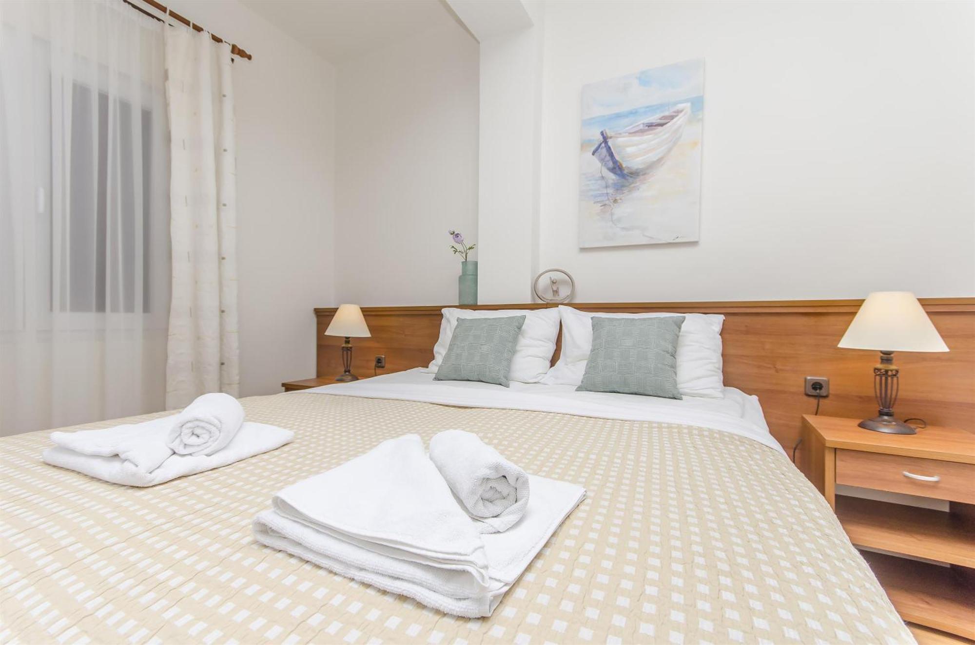 House Hotel Plava Laguna Tisno Ngoại thất bức ảnh